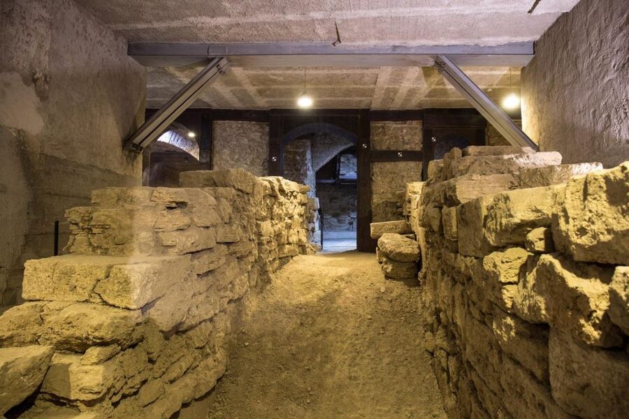 Perugia: Entry Ticket and Guided Tour of Perugia Underground - Walking the Saint Lawrence Island complex in chronological layers