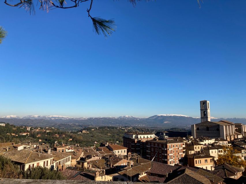Perugia: Old Town Walking Tour, Piazza IV Novembre - Walking the Main Streets: How Centuries Show Up in Small Details