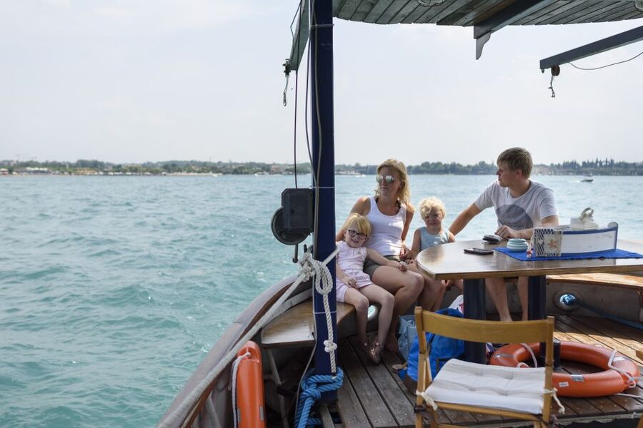 Peschiera: Half-Day Lake Garda Cruise with Lunch - Drinks and Onboard Comfort You’ll Actually Use