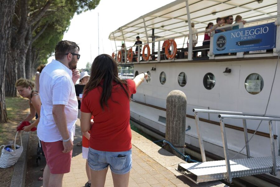 Peschiera: Half-Day Lake Garda Cruise with Lunch - Starting From Peschiera: Meeting Point and First Impressions
