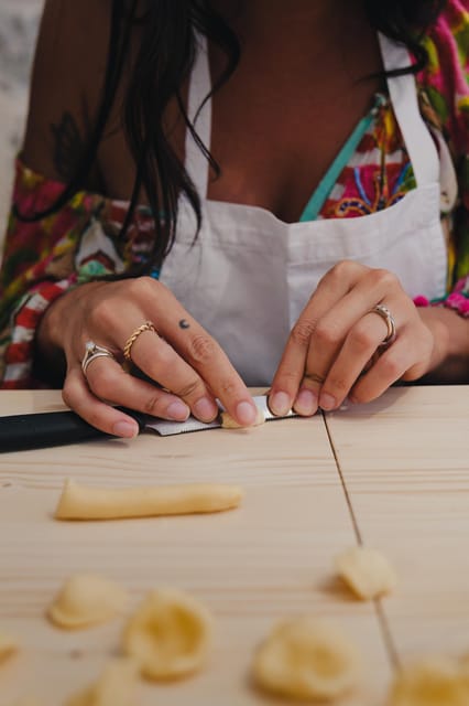 Polignano a Mare: Apulian Cooking Class with Food and Drinks - When you get to sit, what should you focus on tasting?