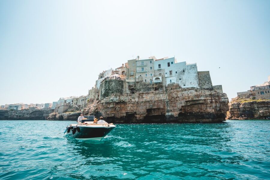 Polignano a Mare: Boat Cruise to Scenic Caves with Prosecco - Grotta delle Rondinelle: another 10 minutes, another view angle