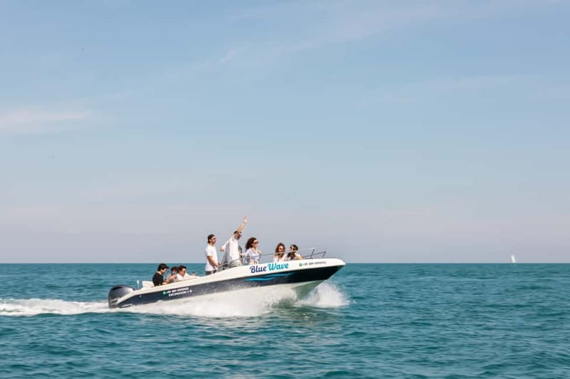 Polignano a Mare: Boat Tour with Prosecco and Snacks - The 1.5-hour itinerary: what happens when