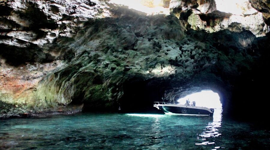 Polignano a Mare: Boat Trip, Swim & Cave with Aperitif - Grottos and sea caves: from Grotta Palazzese to the Hermit Caves