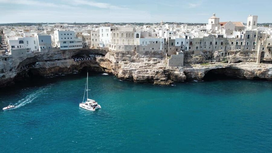Polignano a Mare: Catamaran Tour with Aperitif & Local Food - Small-group comfort and crew attention: what you should look for