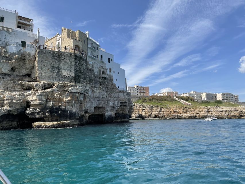 Polignano a Mare: Speedboat Cruise to Caves with Aperitif - Cala Ponte Marina to the Caves: how the 2-hour cruise flows