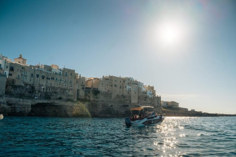 Polignano Sea Caves: Boat Tour with Snorkeling & Aperitif - Grotta delle Rondinelle: Swallows, Cracks, and Quick Learning