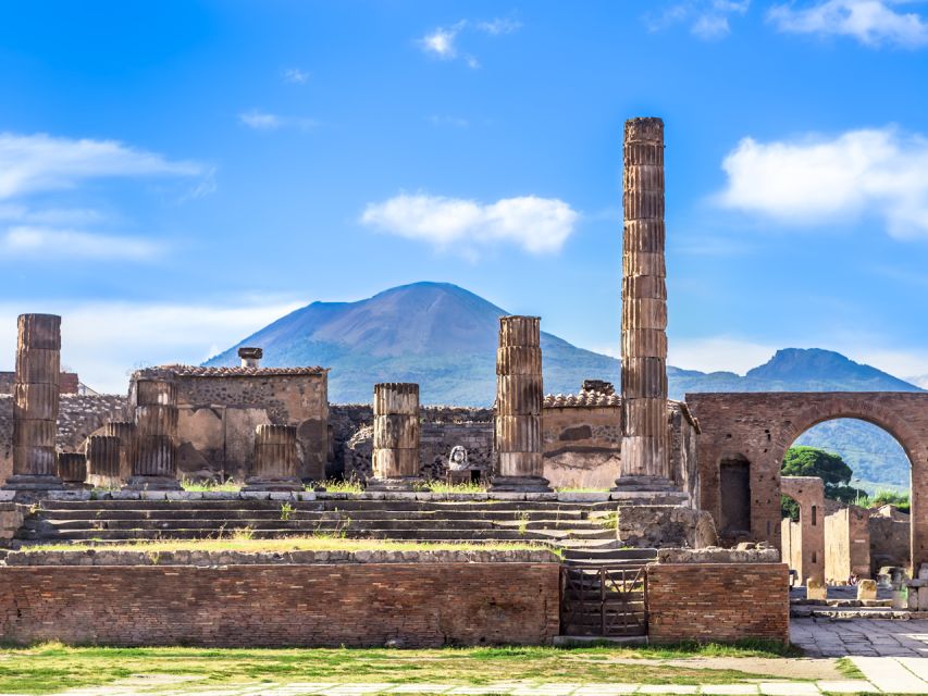 Pompei: Pompeii and Vesuvius Combo with Transfer and Tickets - Skip-the-line tickets and why the included transport is the real convenience