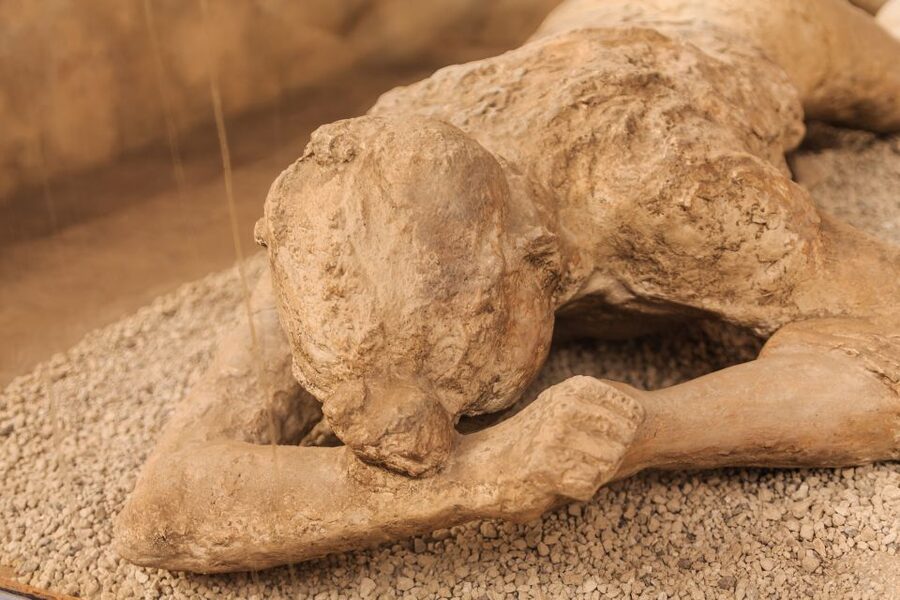 Pompeii: 2-Hour Guided Tour with an Archaeologist - The walking route: western Pompeii, public buildings, then private space