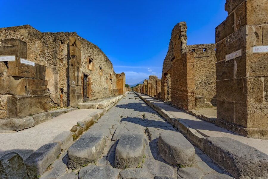 Pompeii: 2-Hour Guided Tour with an Archaeologist - Tickets, earphones, and value for a private 2-hour visit