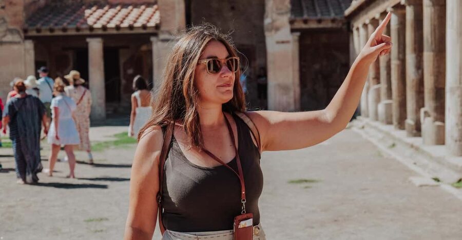 Pompeii 3hours Villa of Mysteries tour with an Archaeologist - House of Menander, Basilica, and the civic heart