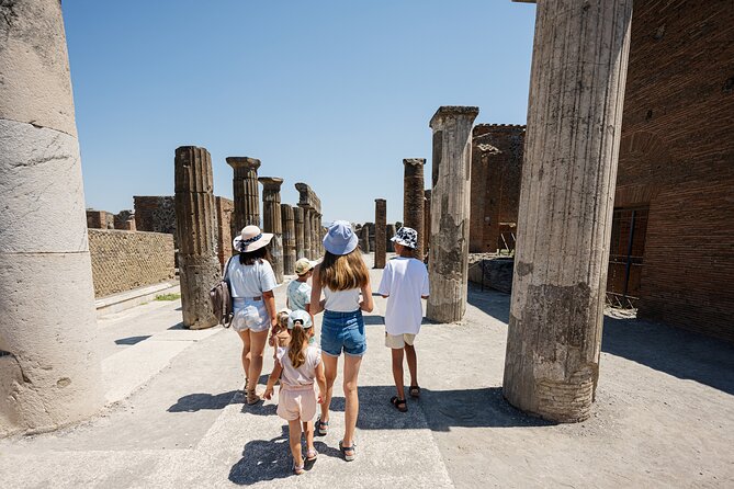 Pompeii and Mount Vesuvius Day Trip from Rome with Pizza Lunch - Rome to Pompeii by coach: what the long ride actually means
