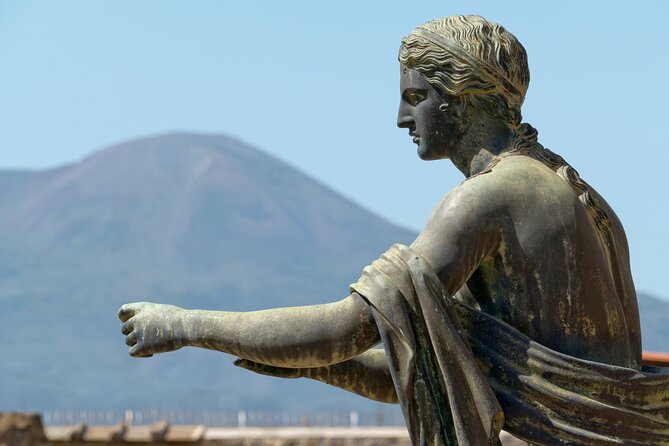 Pompeii and Mount Vesuvius Day Trip from Rome with Pizza Lunch - Lunch in Ercolano: pizza with Naples-bay views (and timing that matters)