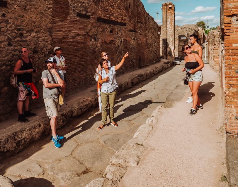 Pompeii: Entry Ticket and Guided Tour with an Archaeologist - Plaster casts and theaters: the emotional and the cultural