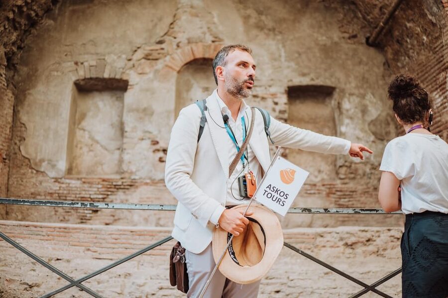 Pompeii: Entry Ticket and Guided Tour with an Archaeologist - House of Menander: where domestic life feels sharper