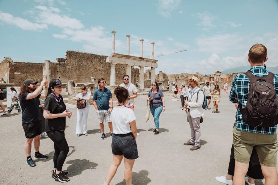 Pompeii: Entry Ticket and Guided Tour with an Archaeologist - Skip-the-line access: how it affects your 2-hour plan