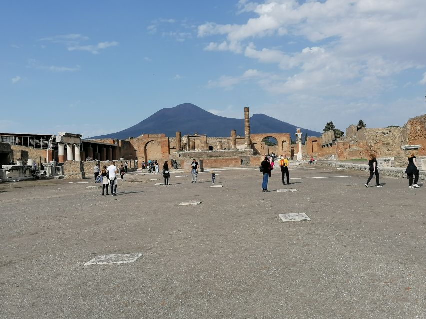 Pompeii: Guided Tour with Archaeologist with max. 12 People - The 2-hour route, step by step, and what each stop teaches