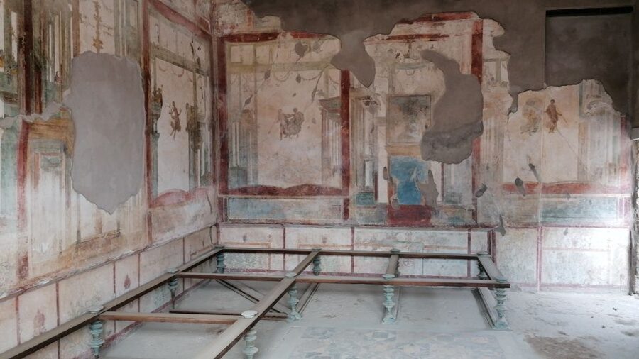 Pompeii: Guided Tour with Archaeologist with max. 12 People - Frescoes, mosaics, and the Roman artistry you can actually interpret