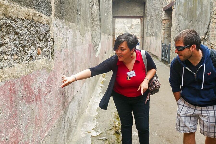 Pompeii: Skip-the-Line Guided Tour with Expert Archaeologist - Forum, Temple of Apollo, shops, baths, and the everyday Roman details