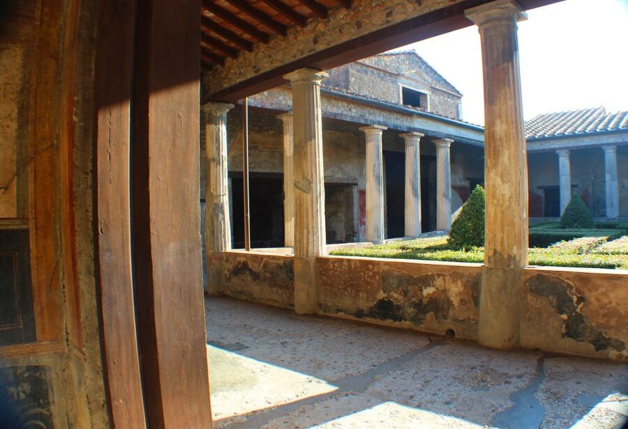 Pompeii: Skip-the-Line Tickets and Tour with Archaeologist - Pacing in a small group, and why it matters at Pompeii