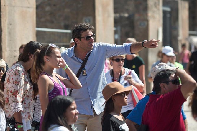 Pompeii Small Group Tour with an Archaeologist - Granaries of the Forum and the plaster casts: the eruption made human