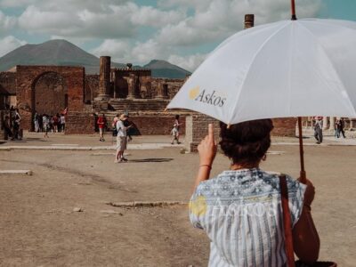Pompeii: Small Group Tour with an Archaeologist