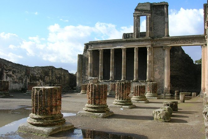 Pompeii Small Group Tour with an Archaeologist - Teatro Piccolo and Teatro Grande: ending with Pompeii’s public stage