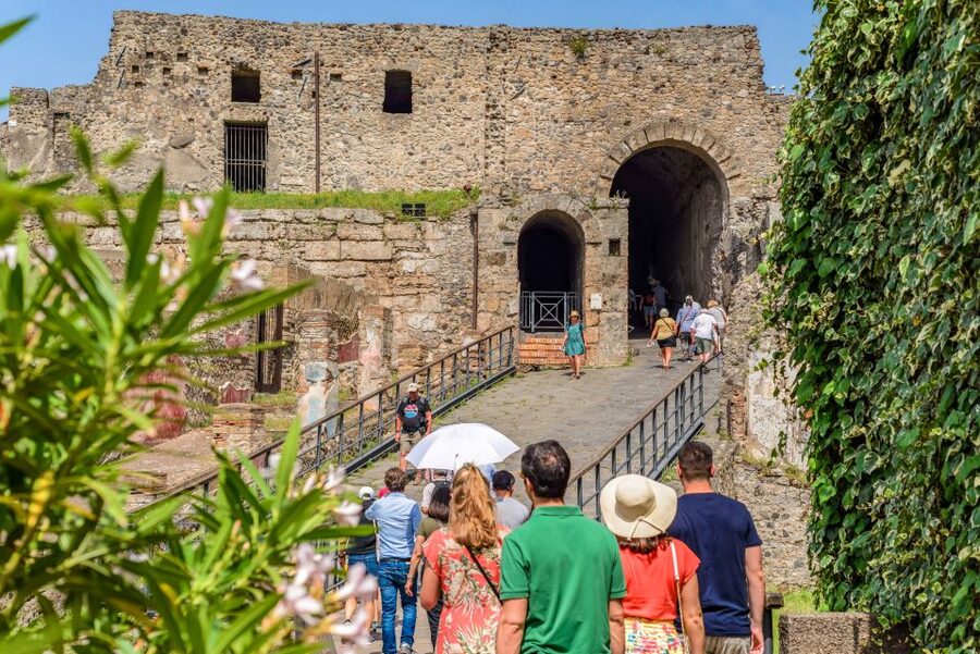 Pompeii: Small Group Tour with an Archaeologist - The Lupanar brothel stop: context matters, and so does the guide