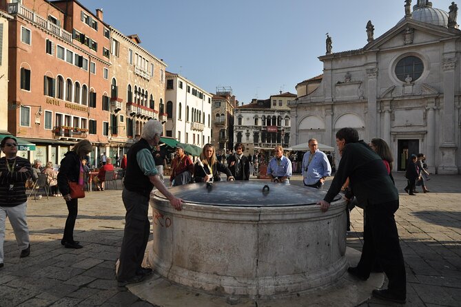 Private 3 hrs Venice Tour: St Mark's, Walking tour & Boat tour - Campo Santa Maria Formosa and the Shift to Castello Backstreets