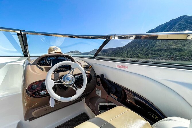 Private Guided Tour by Speedboat on Lake Como from 1H to 4H - La Punta Spartivento, Where the Lake Splits