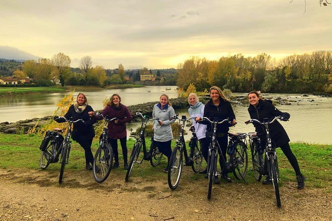 Private Self-Guided E-Bike Ride in Tuscany with Vineyard Visit - Getting set up at E-Bikes Florence on Via S. Gallo