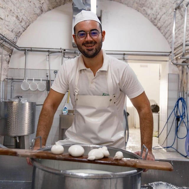 Puglia: Masseria Seppunisi Tour, Cheese, Burrata Tasting - The final aperitif tasting plate: 5 cheeses plus Apulia’s snacks