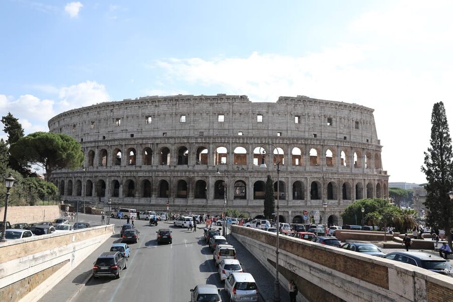 Rome: 1-Hour Fast Colosseum Tour - Entering the Colosseum: ground floor, second tier, and the stories that connect it