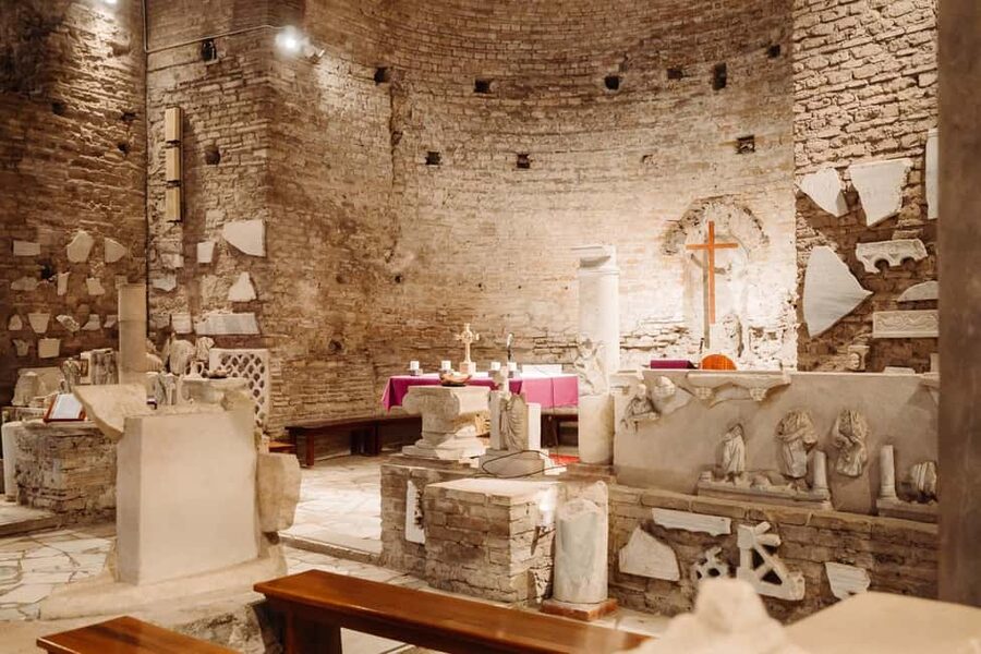 Rome: Appian Way, Aqueducts, and Catacombs Tour - Catacombs at closing time: San Sebastiano or Domitilla underground