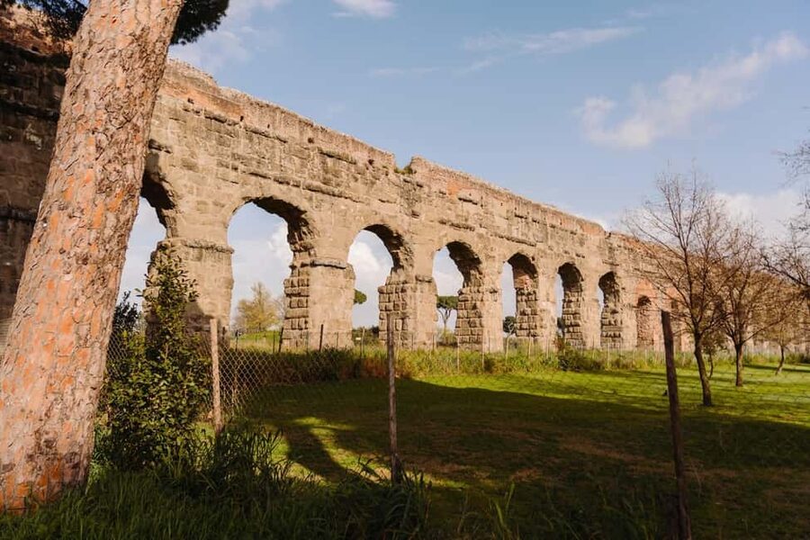 Rome: Appian Way, Aqueducts, and Catacombs Tour - Timing and pacing: walking amounts, bus rides, and why it feels doable