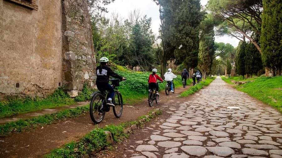 Rome: Appian Way Aqueducts Bike Tour (UPG Catacombs & Lunch) - Catacombs of St. Callixtus: The Optional 5-Hour Version Worth Considering