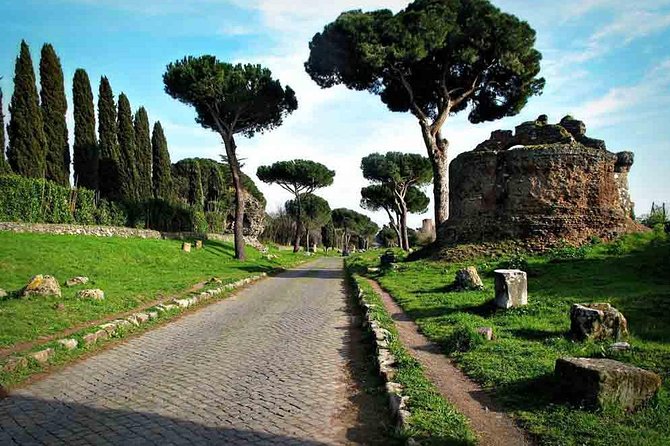 Rome:Appian Way E-bike Tour, Catacombs, Aqueducts & Transfer - Circus of Maxentius and Cecilia Metella: short walks, strong photo moments