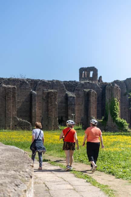Rome:Appian Way E-bike Tour with Catacombs, Aqueducts & Food - Parco degli Acquedotti: the aqueduct remnants stop that clicks with real scenery