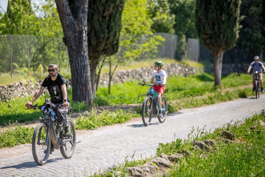 Rome:Appian Way E-bike Tour with Catacombs, Aqueducts & Food - Should you book it?