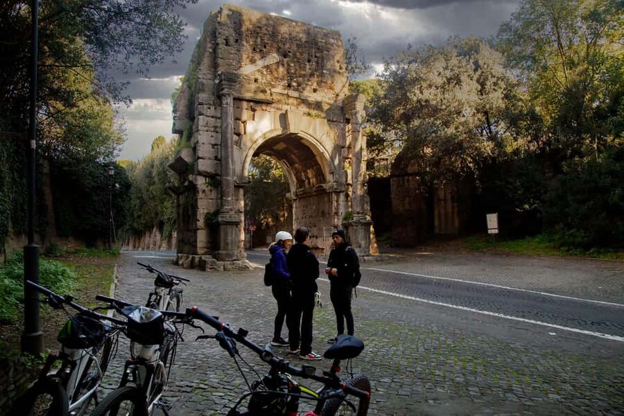 Rome: Appian Way Underground Catacombs Bike Tour with Lunch - Key highlights worth planning for