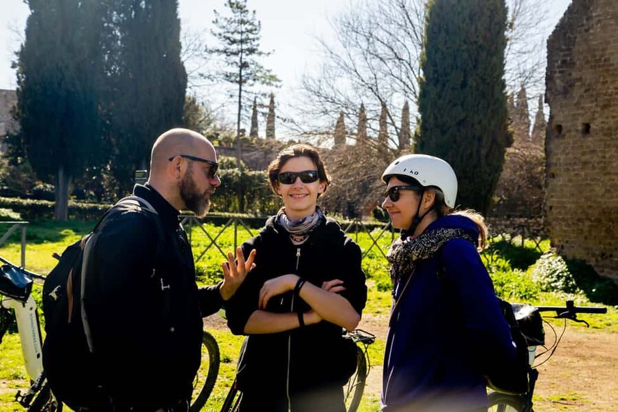 Rome: Appian Way Underground Catacombs Bike Tour with Lunch - Porta San Sebastiano and the Aurelian Walls section