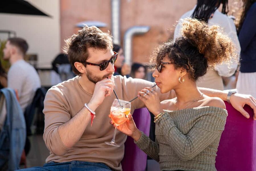 Rome: Bar Crawl with Local Guide & Drinks - Piazza della Madonna dei Monti meeting point, and why timing matters