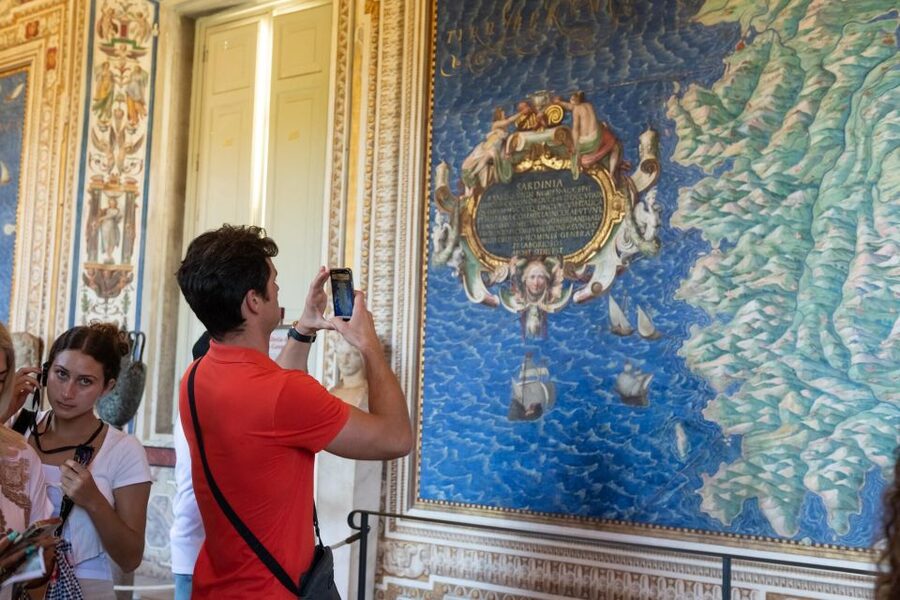 Rome: Breakfast & Tour of Vatican Museums & Sistine Chapel - Hall of Maps and Gallery of the Tapestries: What to Look For