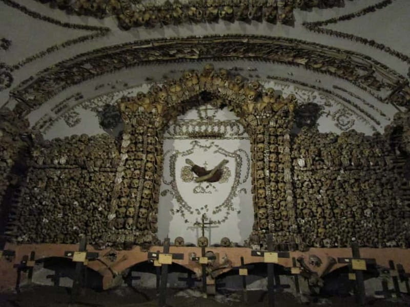 Rome: Capuchin Crypts Skip-the-Line Ticket and Tour - How the small group and English guide changes the experience