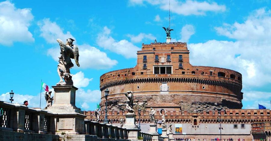 Rome: Castel Sant’ Angelo Ticket and Audio Guide - How the offline smartphone audio guide really helps you move through the museum