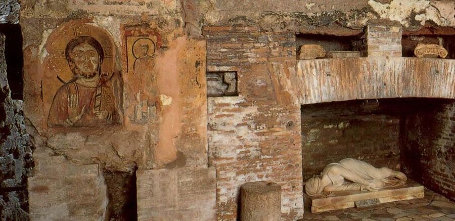 Rome: Catacombs of St. Callixtus Entry Ticket & Guided Tour - How the guided tour is structured underground