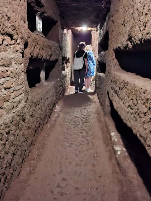 Rome: Catacombs Skip-the-Line Tour with Tickets - What to look for: tomb details, artwork, and the meaning of the space