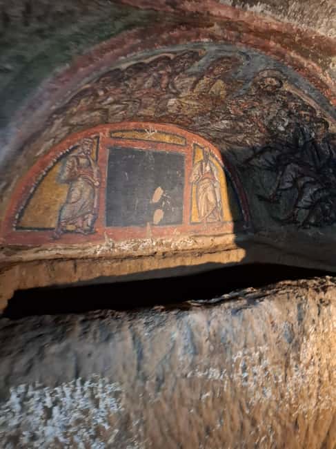 Rome: Catacombs Skip-the-Line Tour with Tickets - Comfort and practical tips: shoes, jackets, no photos, and narrow passages