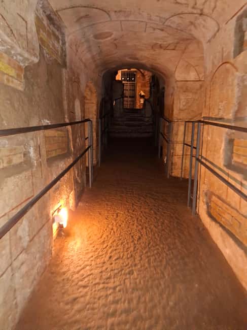Rome: Catacombs Skip-the-Line Tour with Tickets - Via delle Sette Chiese meeting point and how the tour runs