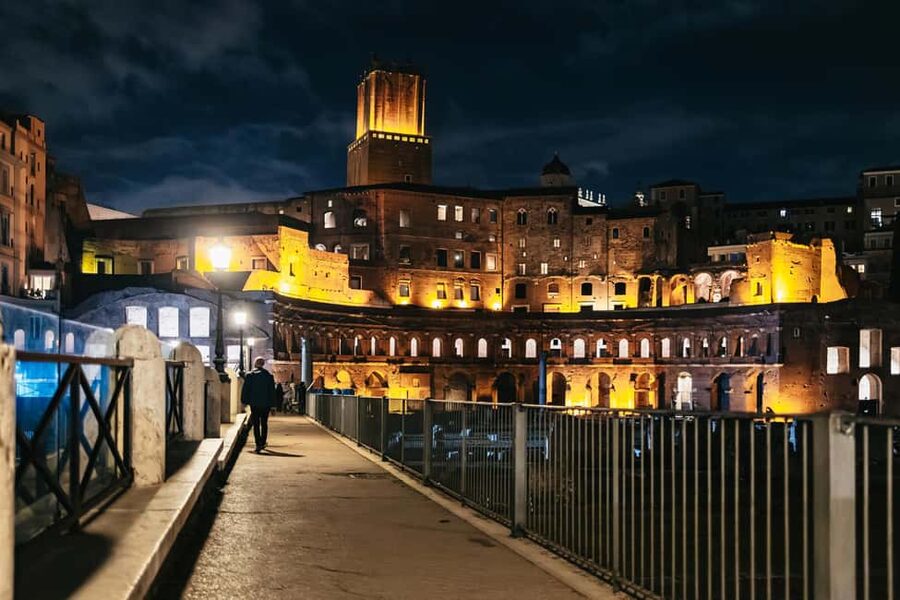 Rome: City Highlights Moonlight Walking Tour - Rome at night, minus the daylight stampede